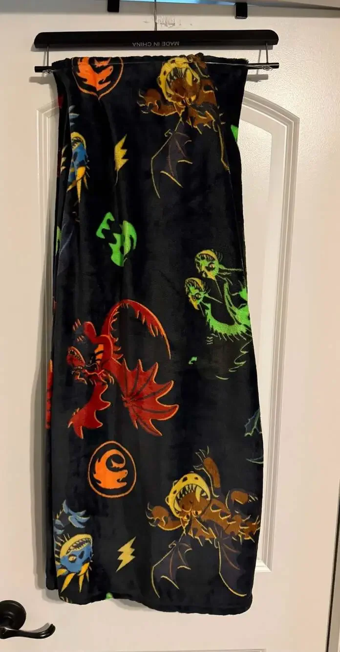 DreamWorks How to train your dragon Soft Plush Throw Blanket